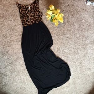 Leopard Print Maxi! Size small, NWOT w/ POCKETS!